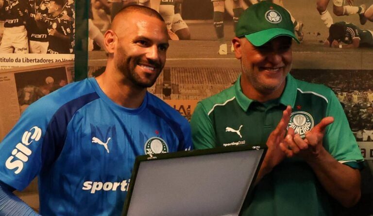 Marcos sai em defesa de Weverton e evita falar quem é o maior