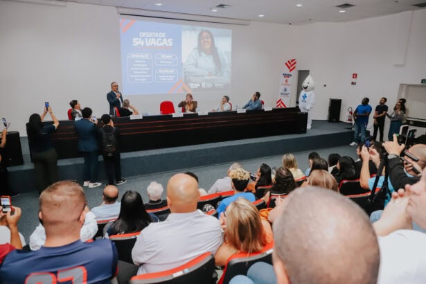 Prefeitura de São Bernardo lança Programa Educa Mais Saúde com bolsas gratuitas de Medicina