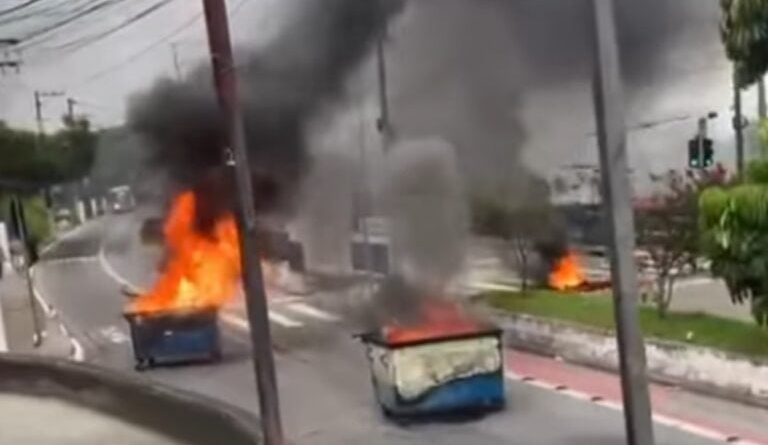 Protesto contra ação da GCM de Diadema termina com ônibus e caçambas incendiados em SP