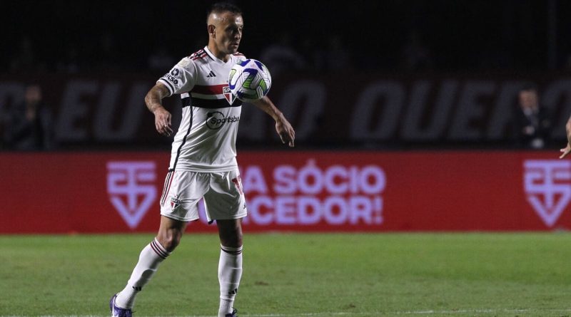 Rafinha é confirmado no São Paulo; presidente garantiu