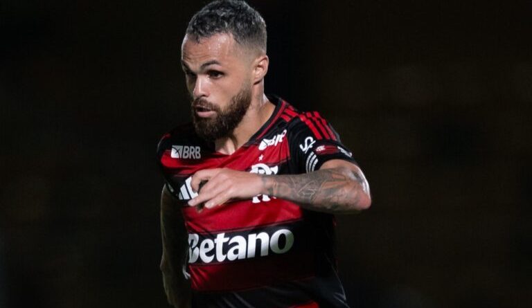 Santos desiste e vê Michael ficar livre no mercado