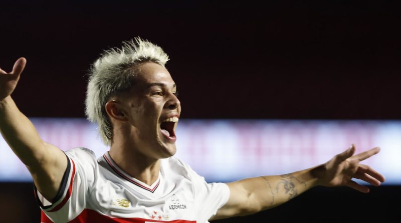 São Paulo massacra Ibrachina e garante vaga na final da Copinha