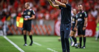 Técnico do Grêmio pede desculpas após frase apontada como preconceituosa