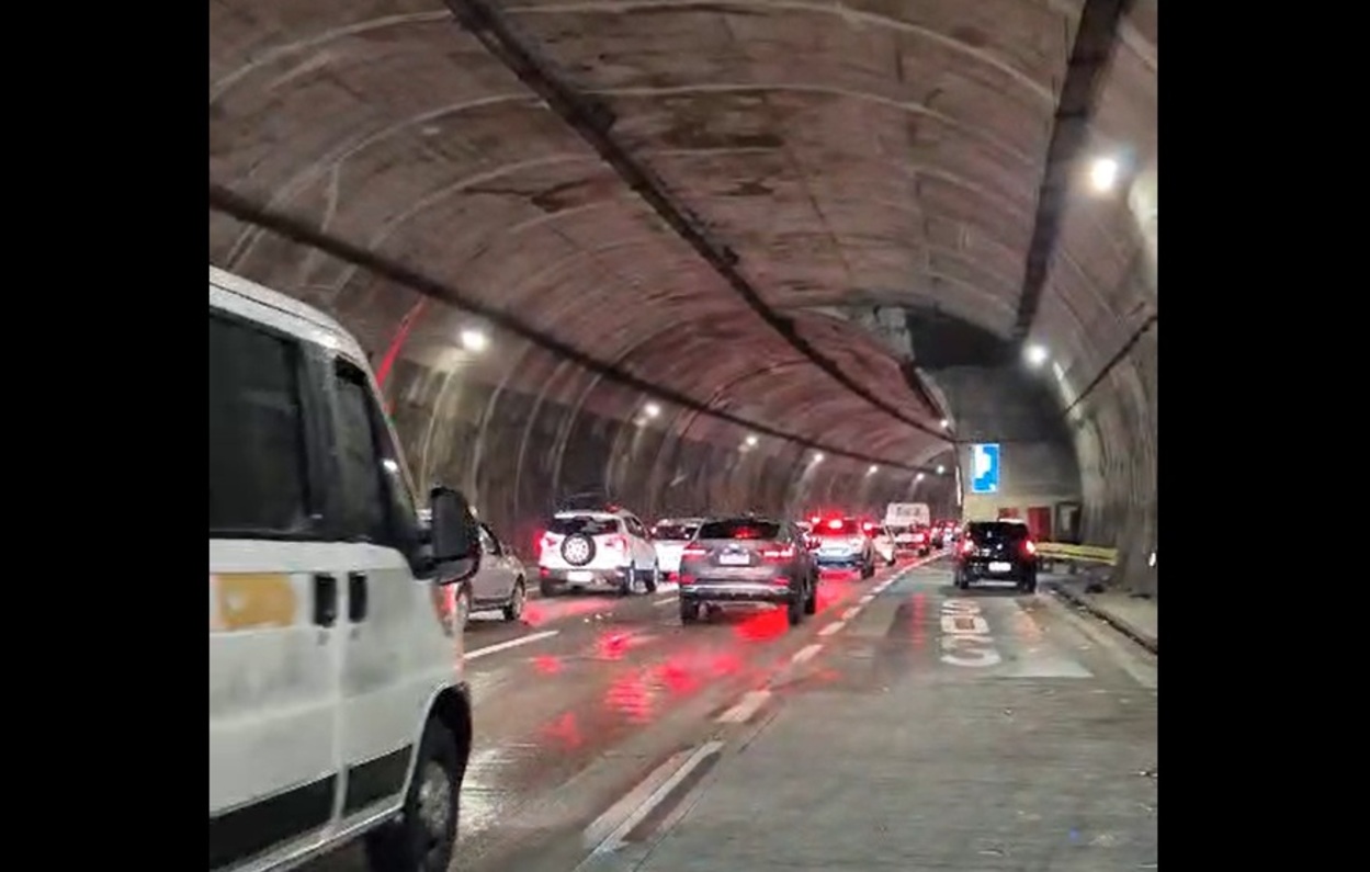 Volta do feriado: Sistema Anchieta-Imigrantes registra congestionamento em diversos pontos