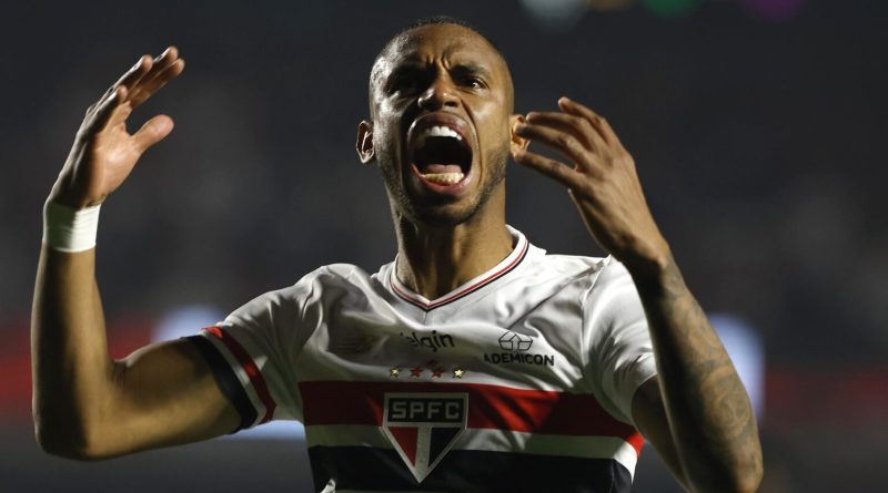 André Silva inicia transição e anima comissão técnica do São Paulo - 2026-02-13 14:17:36