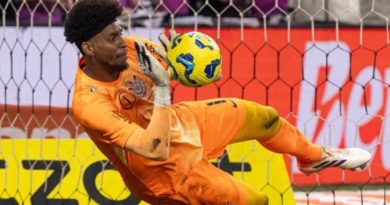 Corinthians recusa R$ 61 milhões por Hugo Souza