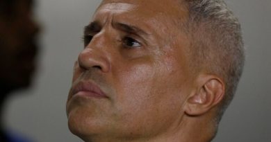 Crespo lamenta empate e vê Alisson como protagonista