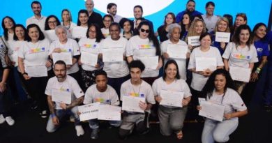 Jéssica e Gilvan participam de formatura no Palácio dos Bandeirantes com Tarcísio e a primeira-dama Cristiane - 2026-02-13 00:50:26