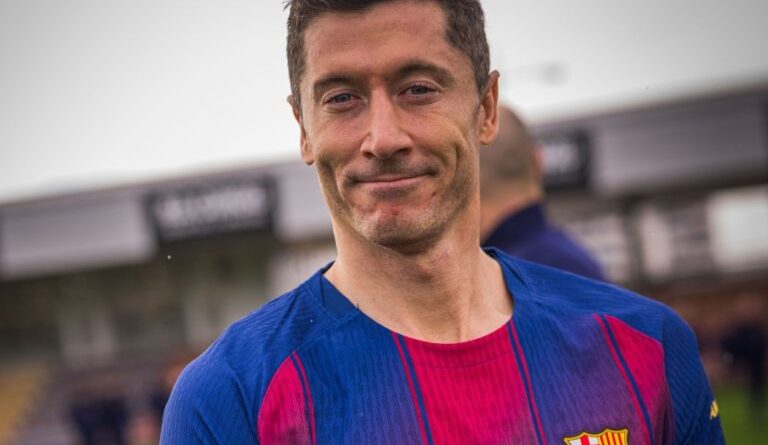 Lewandowski avalia propostas para sair do Barcelona - 2026-02-12 14:17:23