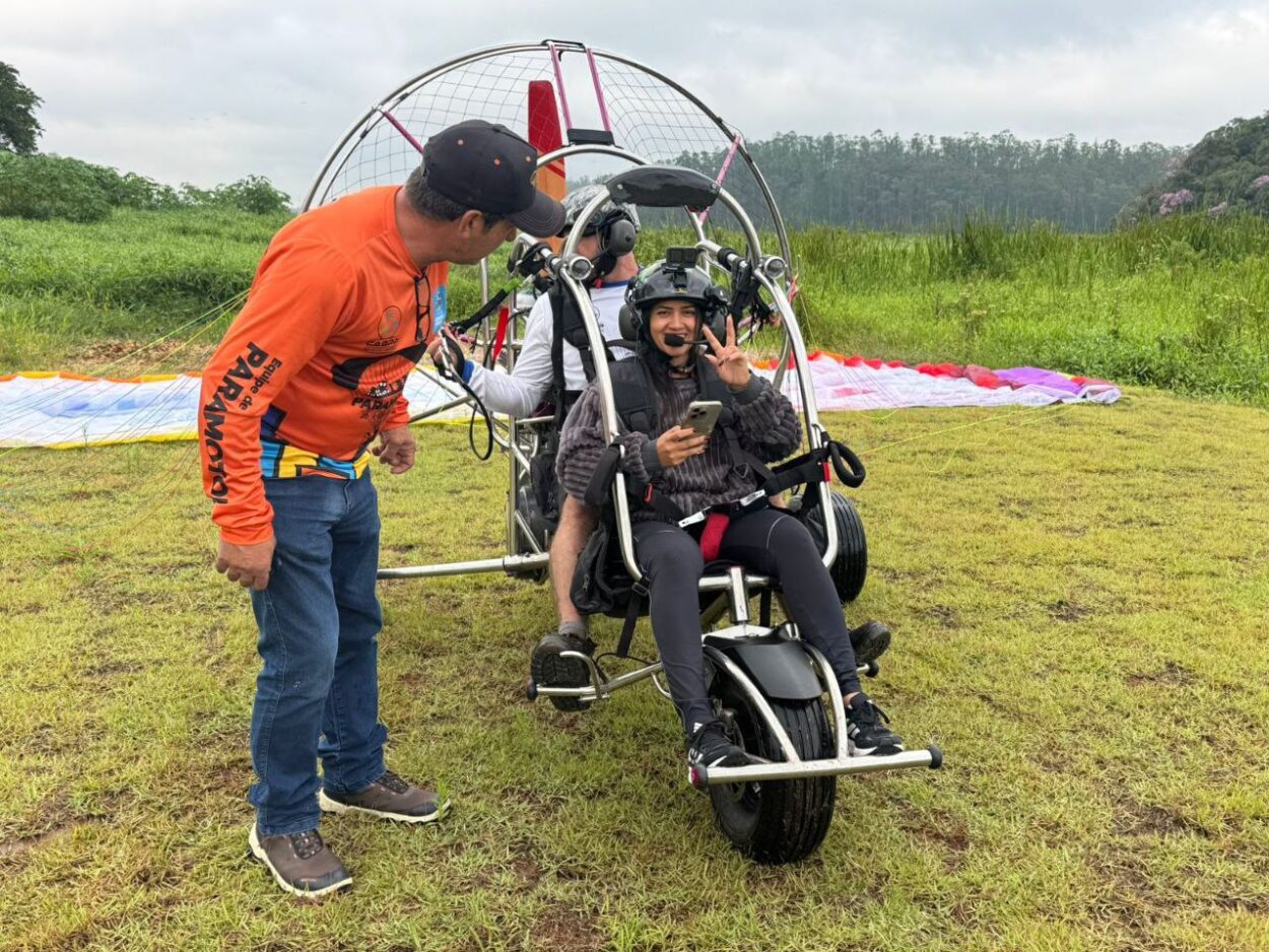 Paramotor atrai público ao Parque Oriental em fim de semana de atividades em Ribeirão Pires