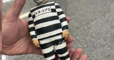 Vereadores Ananias Andrade e Watanabe batem boca por causa de boneco do presidente Lula - 2026-02-11 11:34:25