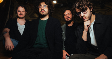 Banda A Olívia leva nova turnê ao Estéreo MIS em abril - 2026-03-30 05:50:48