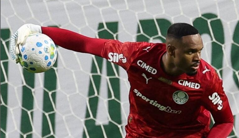 Carlos Miguel celebra atuação decisiva - 2026-03-15 21:54:21