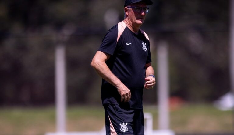 Corinthians segue trabalhando e foca em posse de bola - 2026-03-29 15:31:26