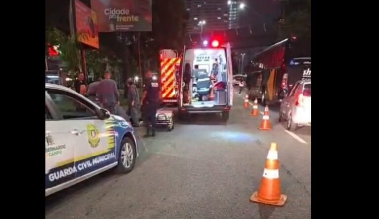 Jovens são atropeladas na Avenida Pereira Barreto e motociclista foge sem prestar socorro - 2026-03-06 21:15:38