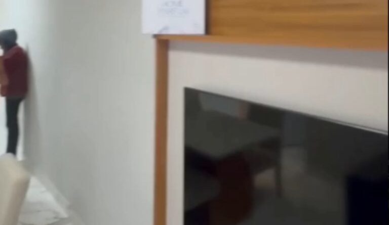 Mudança de vida: veja como ficou o apartamento de moradora do Jardim Silvina após ação do influenciador Gui - 2026-03-14 06:22:22