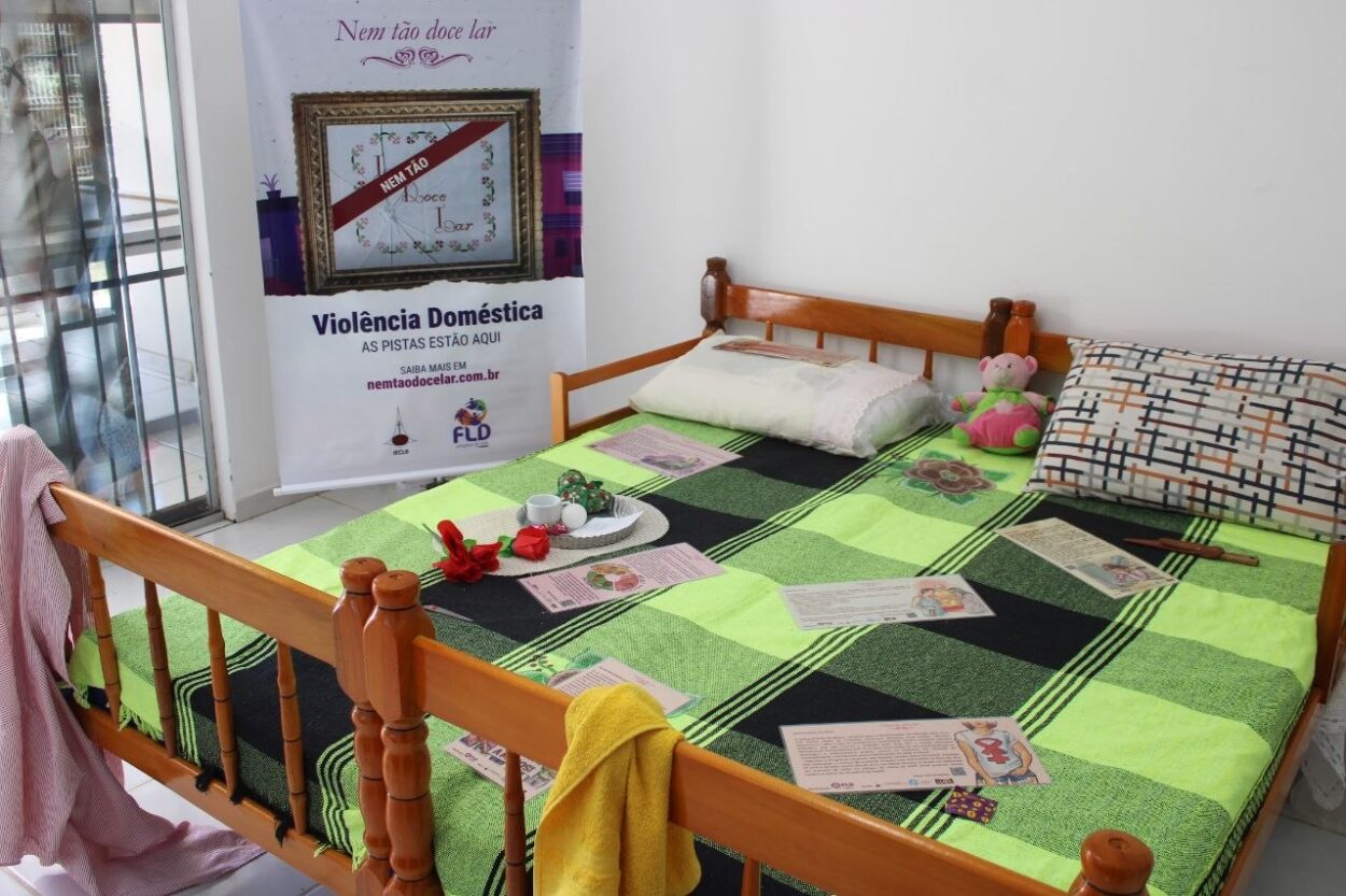 No Mês da Mulher, casa-exposição Nem Tão Doce Lar chega a Santo André para tratar do tema da violência doméstica com visita interativa