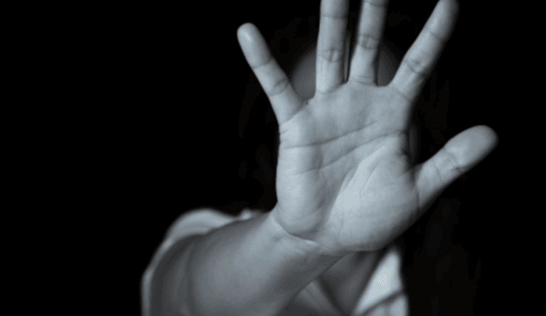 Rapaz é preso em flagrante por estupro de vulnerável contra a própria mãe em Diadema - 2026-03-23 14:16:42