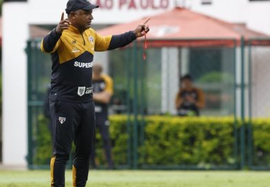 Roger comanda primeiro treino no São Paulo - 2026-03-10 22:12:21