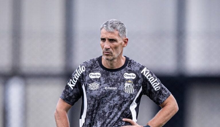 Santos demite Vojvoda após derrota para o Inter - 2026-03-19 00:44:20