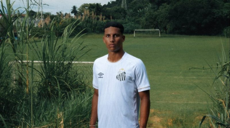 Santos oficializa novas camisas focadas na “Brasilidade”; veja as fotos - 2026-03-12 12:32:41