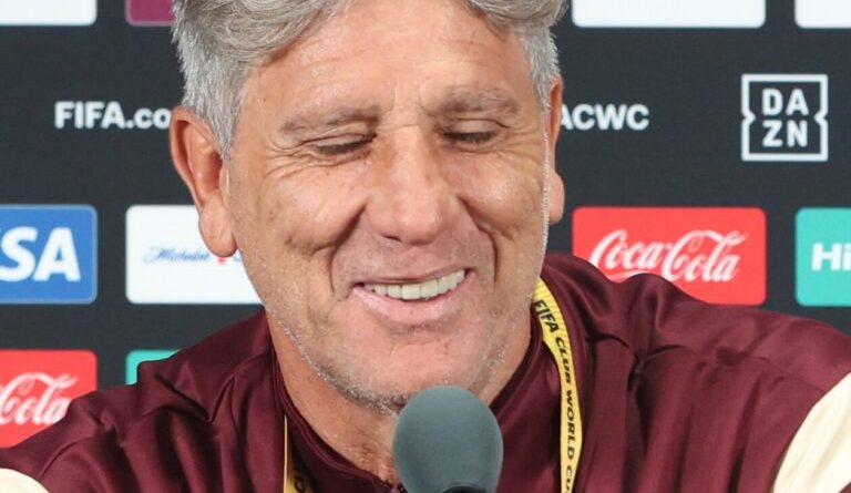 Vasco divulga novo treinador para substituir Fernando Diniz - 2026-03-03 22:34:05