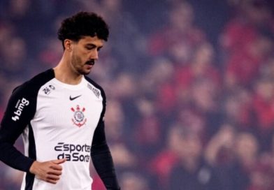 Zagueiro do Corinthians reclama da arbitragem: “Ficou compensando” - 2026-03-22 23:10:10