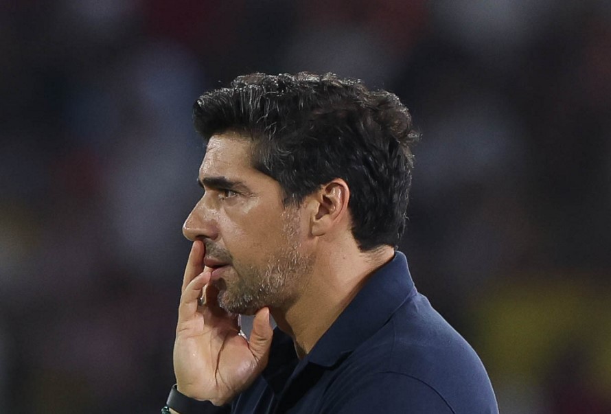 Abel lamenta chances perdidas e cutuca: “Espero que esse ano o VAR funcione”