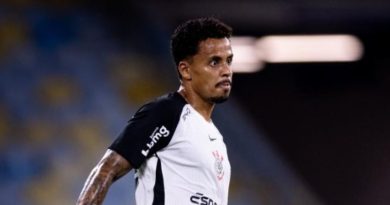 Corinthians decide multar Allan por expulsão - 2026-04-03 15:55:42