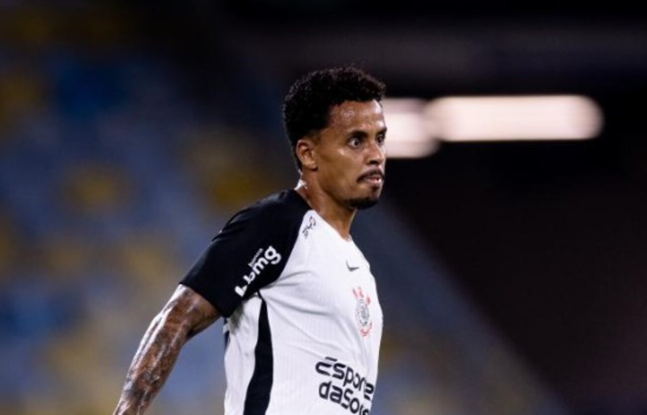 Corinthians decide multar Allan por expulsão