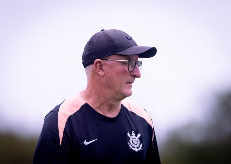 Corinthians demite Dorival; comandante do Sub-20 assume - 2026-04-05 19:41:56