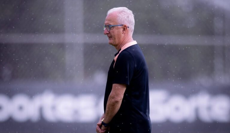 Dorival balança no cargo, mas multa pesa contra - 2026-04-02 12:19:08