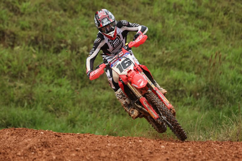 Enzo Lopes estreia com vitória dupla no MX1GP Brasil 2026 - 2026-04-12 16:57:23