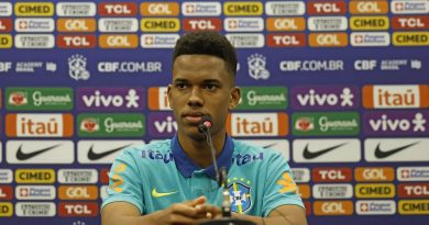 Estevão tem lesão simples e não preocupa para Copa - 2026-04-19 12:14:07