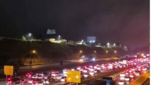 Feriado de Tiradentes: Trânsito intenso rumo ao litoral nesta sexta no Sistema Anchieta-Imigrantes - 2026-04-17 20:58:52