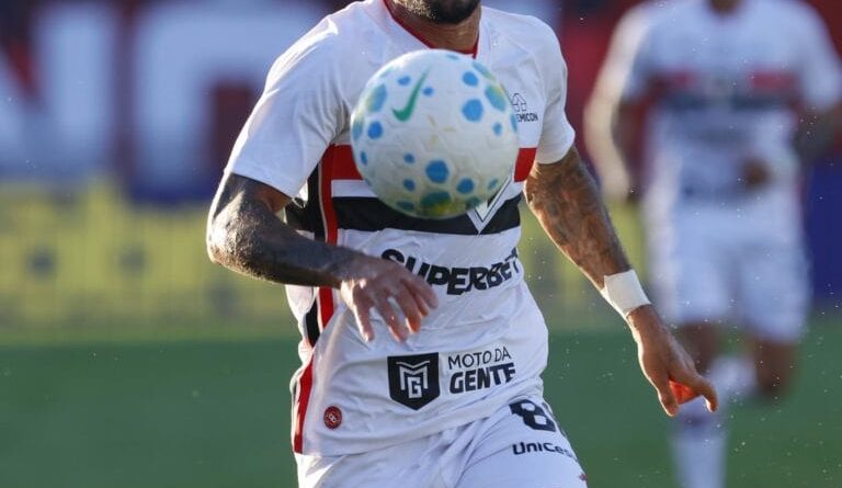 Jogador do São Paulo é envolvido em polêmica nas redes sociais - 2026-04-14 13:52:32
