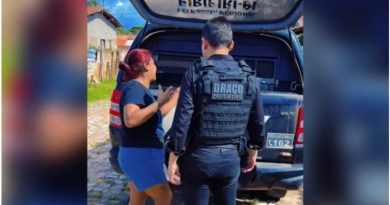 Mãe chora ao ver filho ser preso pela segunda vez - 2026-04-16 23:49:18