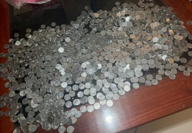 Motorista tem carro guinchado, se revolta e paga taxas com moedas em São Bernardo - 2026-04-28 16:50:12