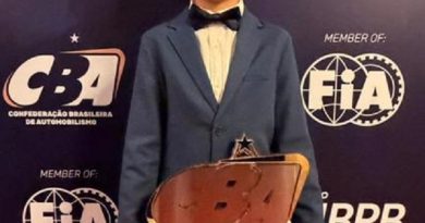 Rafael Guimarães recebe troféu de destaque nacional no kartismo - 2026-03-31 21:57:42