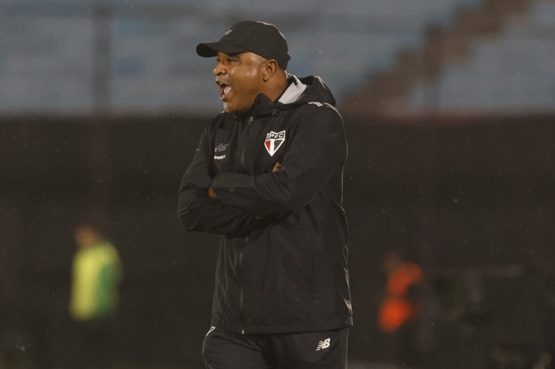 Roger diz que Sul-Americana será usada para testes - 2026-04-07 21:14:34