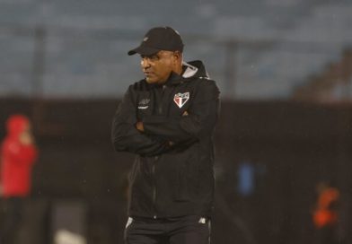 Roger Machado enxerga Sul-Americana como laboratório - 2026-04-08 00:20:06