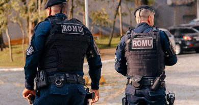 Romu salva bebê engasgada