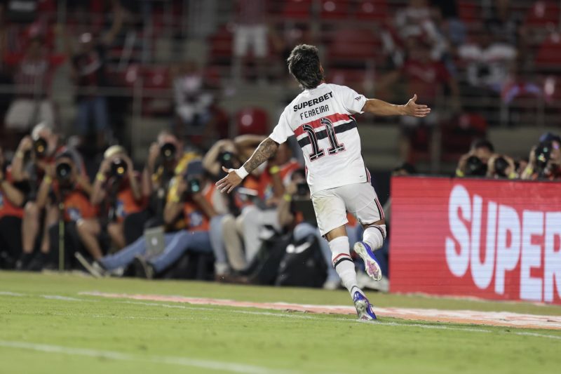 São Paulo vence Cruzeiro com 1º tempo avassalador e show de Ferreirinha - 2026-04-04 17:38:52