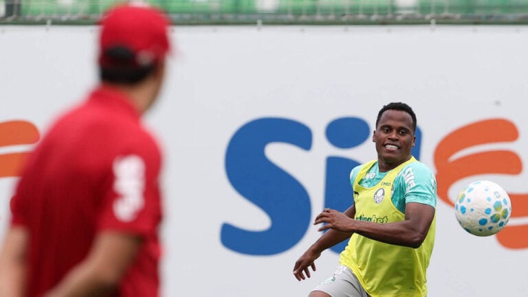 Se sentindo em casa, Arias projeta jogo com o Grêmio e fala da adaptação - 2026-04-01 14:58:21