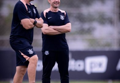 Confira a provável escalação do Corinthians para enfrentar o Peñarol