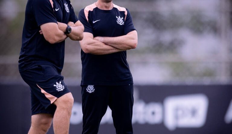 Confira a provável escalação do Corinthians para enfrentar o Peñarol