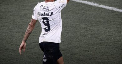 Corinthians confirma classificação vencendo o Barra em casa