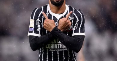 Corinthians domina o São Paulo e vence na Neo Química Arena