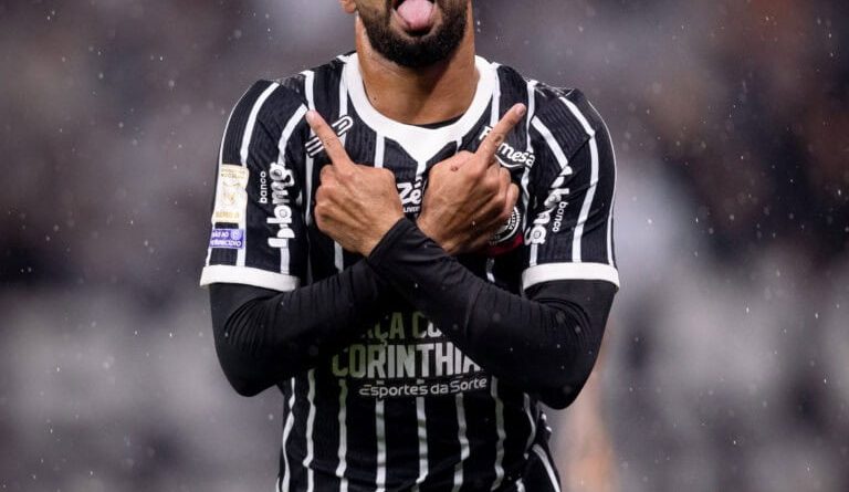 Corinthians domina o São Paulo e vence na Neo Química Arena