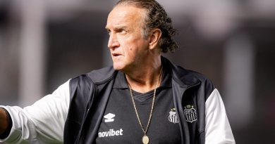 Cuca reclama da atuação santista: “Muito ruim”